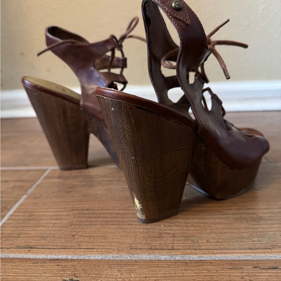 G by Guess Brown Lace-Up Platform Heels (Size 8M) - Picture 5 of 8